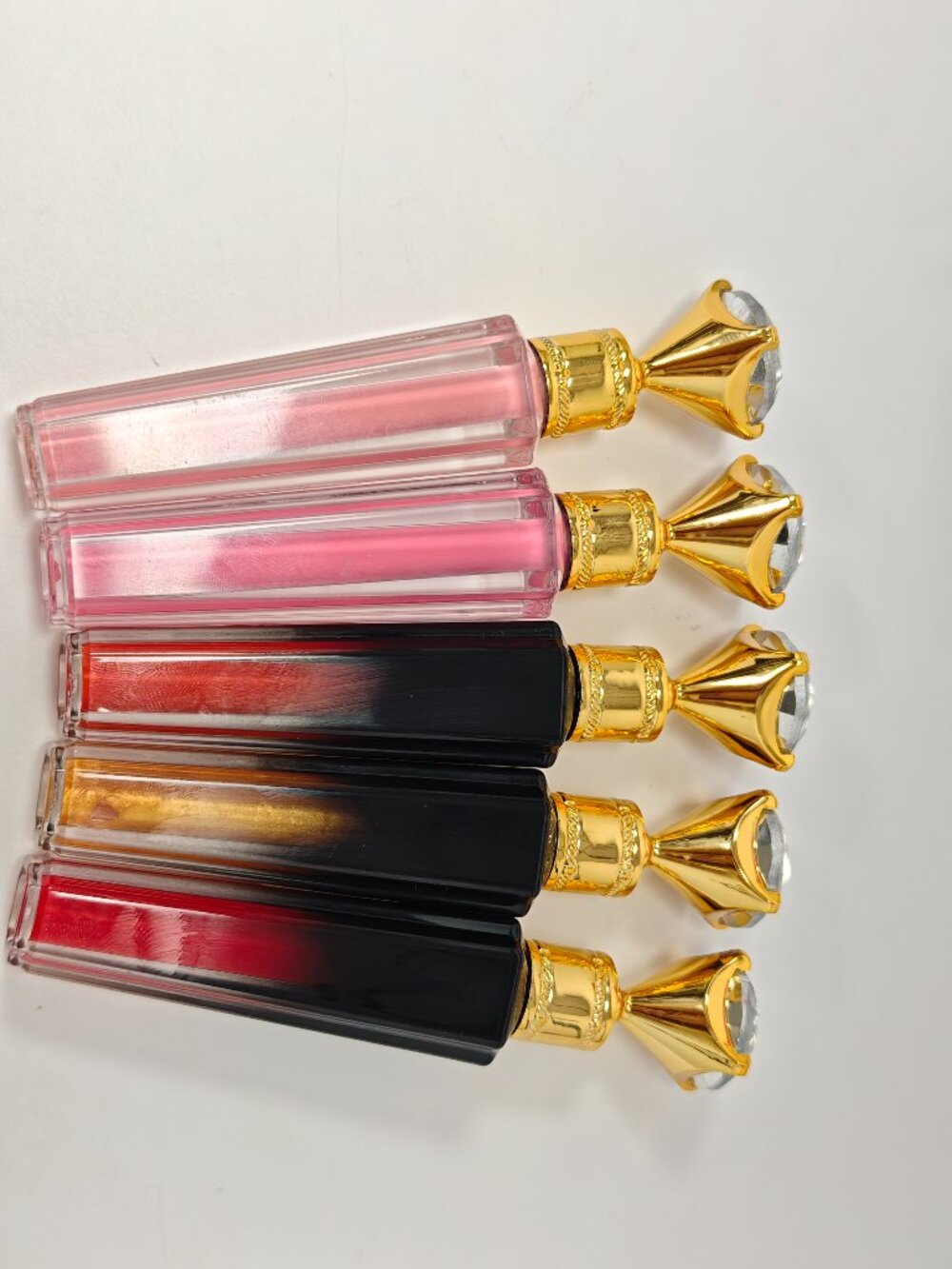 Lush Kiss Lipgloss/Offer free gift fr. Jafra cosmetics with purchases🤓